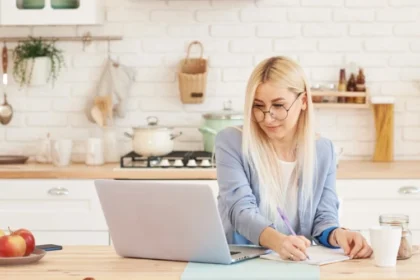 Práce od počítače